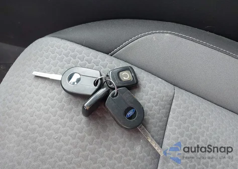 2017 Ford Escape Se from USA, damaged, VIN 1FMCU9GD3HUB84669